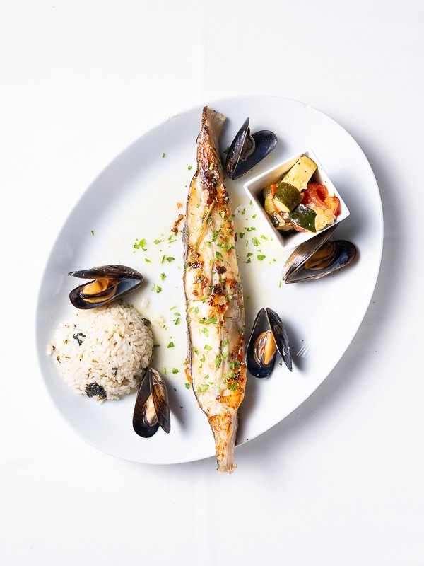 Hamburguesa estrella centrada, composición simétrica